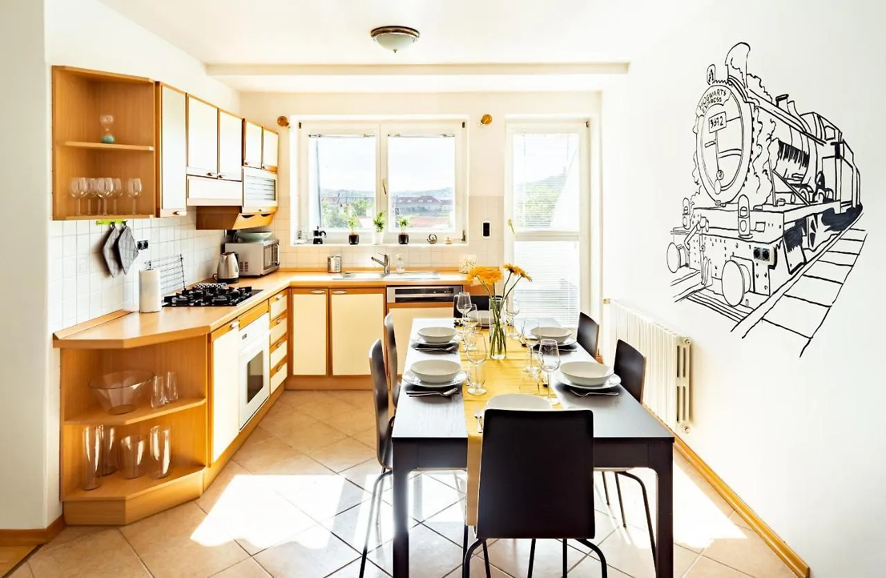 4Br 3Bath Balcony Central Harry Potter Penthouse Praga 0*,  Repubblica Ceca