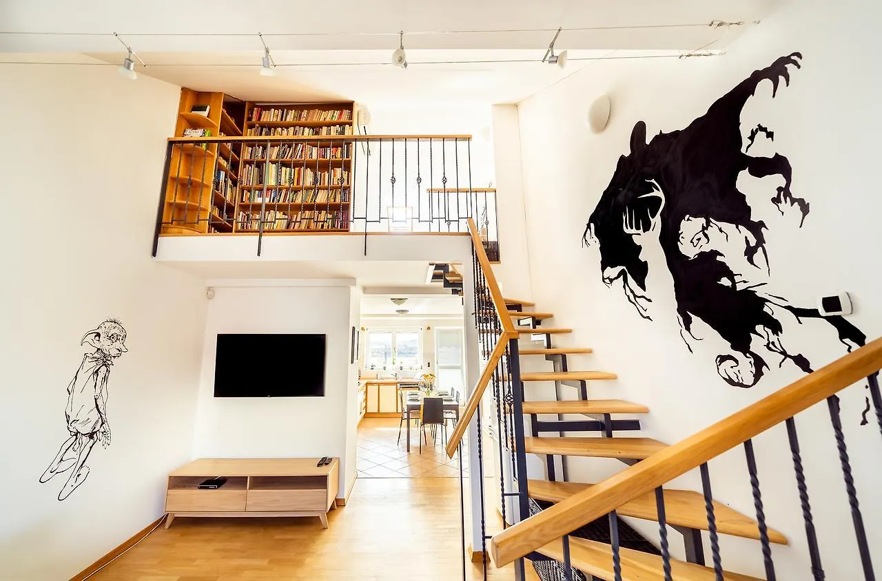 4Br 3Bath Balcony Central Harry Potter Penthouse Prague 0*,