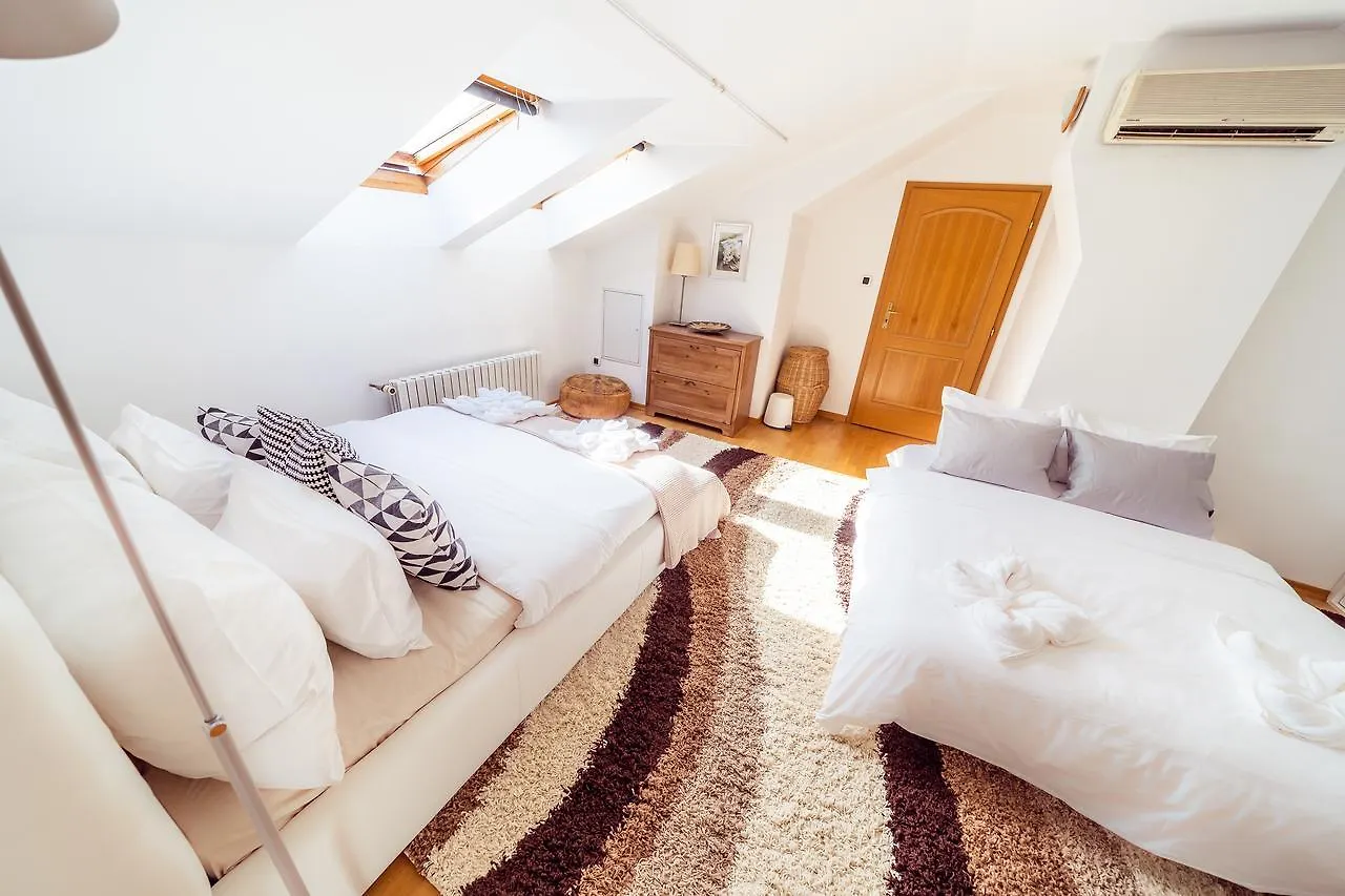 Apartment 4Br 3Bath Balcony Central Harry Potter Penthouse Prague