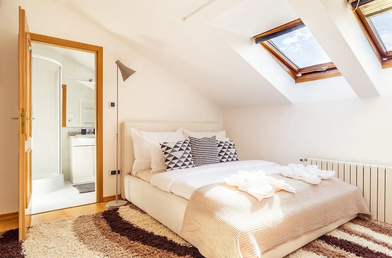 4Br 3Bath Balcony Central Harry Potter Penthouse Prague Apartment