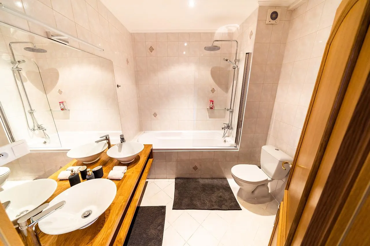 4Br 3Bath Balcony Central Harry Potter Penthouse Prague 0*,